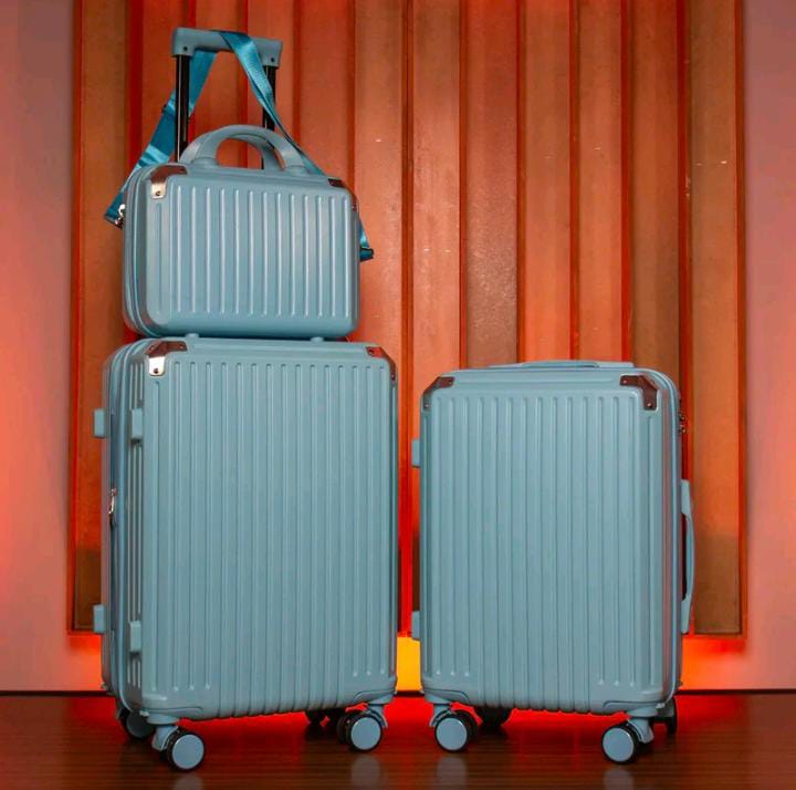 Kit de viagem Imperial: 2 Malas + Frasqueira Premium | Cadeado Numérico 3 Digitos | Padrão Anac | 360° ABS