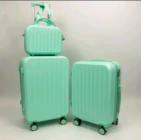 Kit Voyage: 2 Malas + Frasqueira Premium | Cadeado 3 Digitos | Padrão Anac | Rodas 360° | ABS Porta USB E USB-C